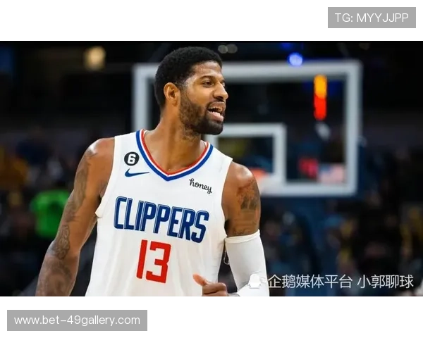 27号球星领衔球队奋勇前行 展现不凡球技和无畏斗志 27号球星领衔球队奋勇前行 展现不凡球技和无畏斗志