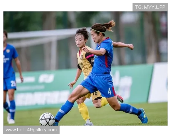 中国女足球星卡李佳悦:从草根到职业赛场的励志之路与未来发展潜力 中国女足球星卡李佳悦:从草根到职业赛场的励志之路与未来发展潜力