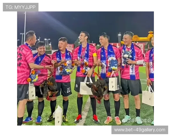 足球巨星合影珍贵瞬间 星光璀璨团结展现绿茵场友谊与荣耀